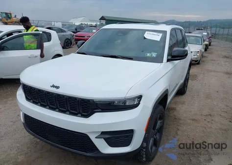 2025 Jeep Grand Cherokee Altitude X 4X4 z USA, uszkodzony, nr VIN 1C4RJHAG1SC291527